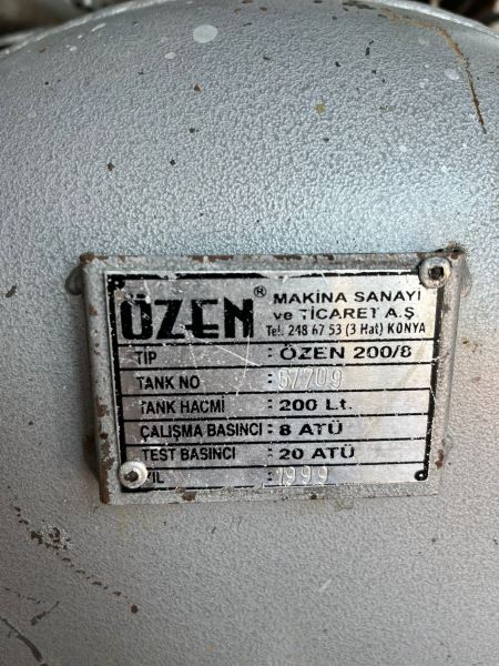 ÖZEN 200 LİTRE 8 BAR PİSTONLU KOMPRESÖR