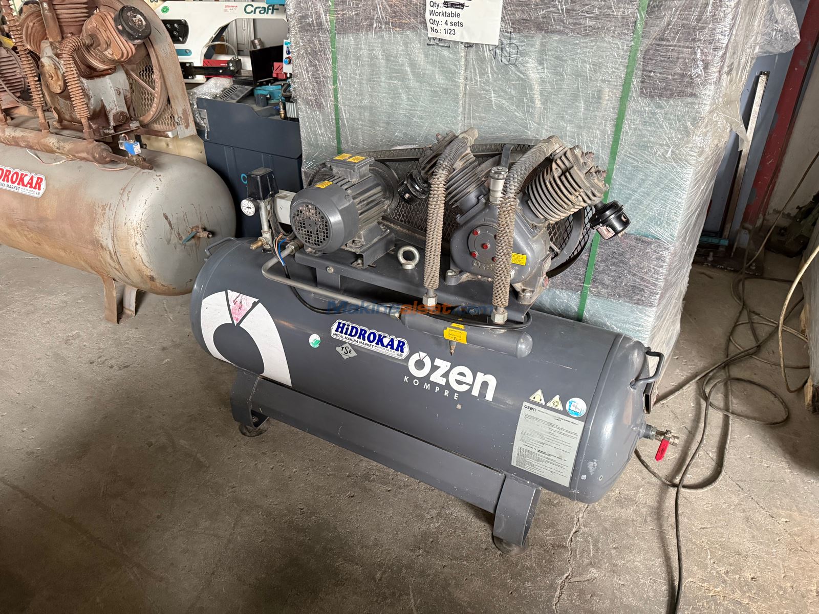 ÖZEN TK-200 PİSTONLU KOMPRESÖR