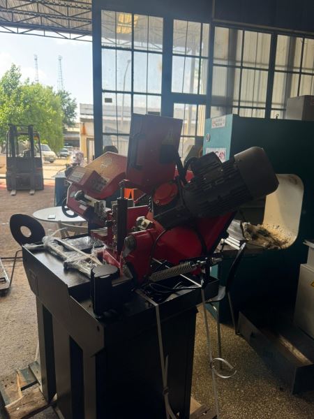 SIFIR 200LÜK AÇILI YARI OTOMATİK ŞERİT TESTERE