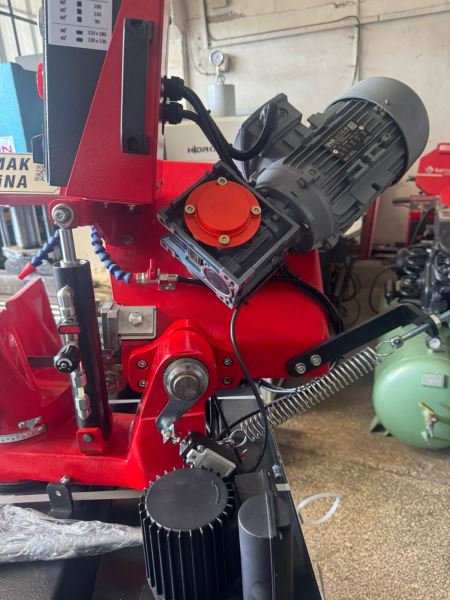 SIFIR 200LÜK AÇILI YARI OTOMATİK ŞERİT TESTERE