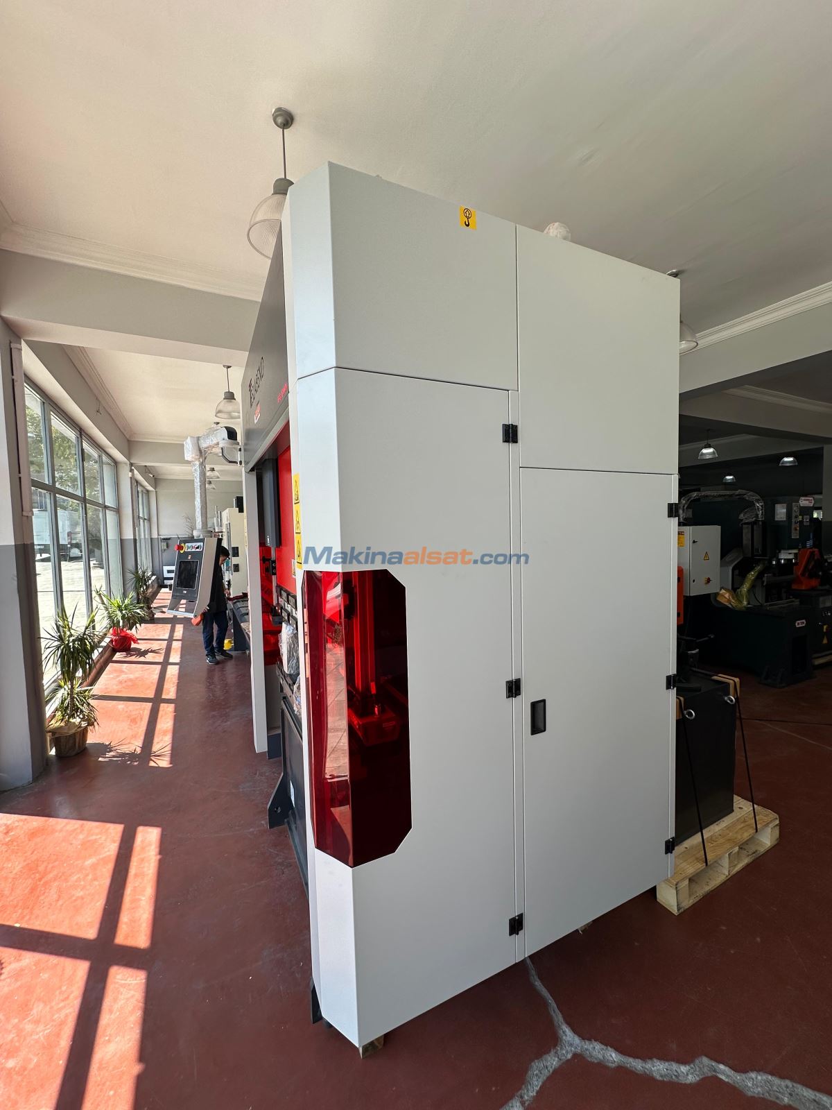 TESLAMAK TSB 1300 MM x 40TON 4 EKSEN CNC HİDROLİK ABKANT PRES