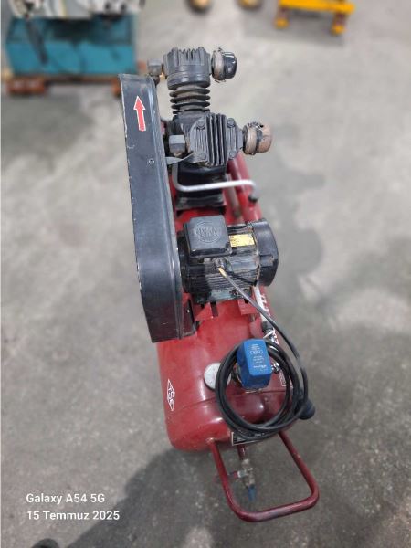 YİĞİTSAN 130 LT 8 BAR KOMPRESÖR