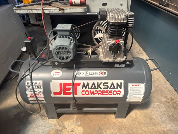 2 YIL GARANTİ CAZİP FİYAT 200 Litre 8 BAR KOMPRESÖR