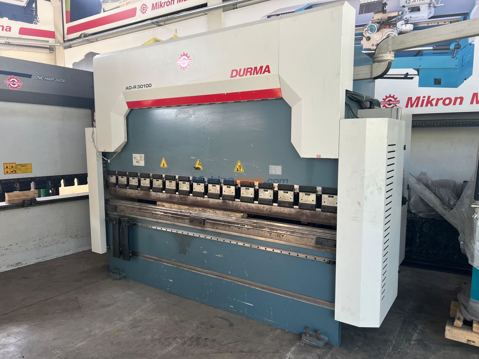 2017 Model - DURMA ADR 30100  (3 Metre 100 Ton) CNC Abkant Pres
