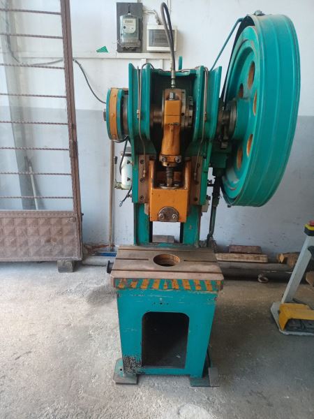 30 TONLUK EKSANTİRİK PRES