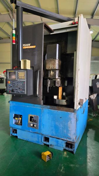 DOOSAN PUMA V550M 2010 MODEL C EKSEN DİKEY TORNA