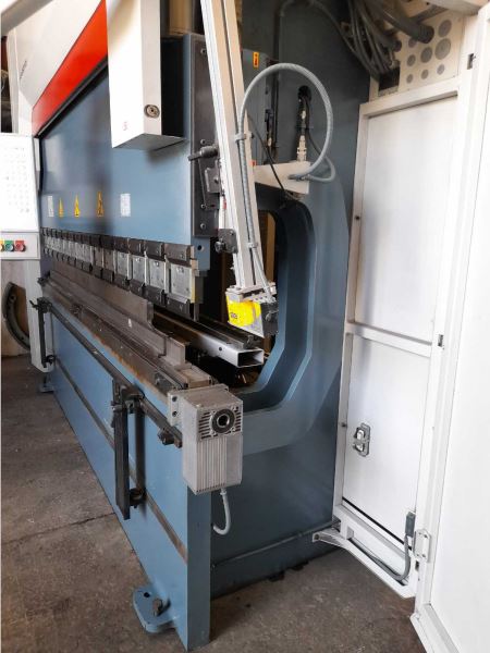 DURMA AD-S 30135 (4 EKSEN CNC) ABKANT PRES