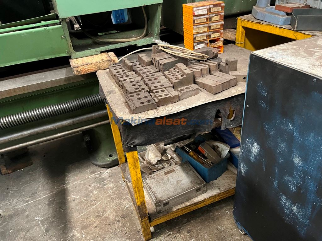OKUMA LB 15 II 1990 MODEL CNC TORNA Used Cnc Lathe machine for sale