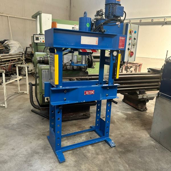 PRESSAN MARKA 30 TON OTOMATİK HİDROLİK PRES