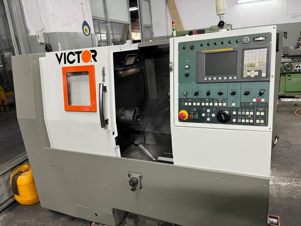 VİCTOR 8 İNÇ LİNEER 2006 MODEL CNC TORNA