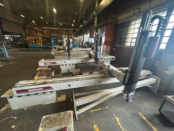 WİTTMANN 2018 MODEL PLASTİK ENJEKSİYON PARÇA ALMA ROBOTU
