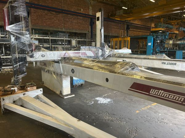 WİTTMANN 2018 MODEL PLASTİK ENJEKSİYON PARÇA ALMA ROBOTU