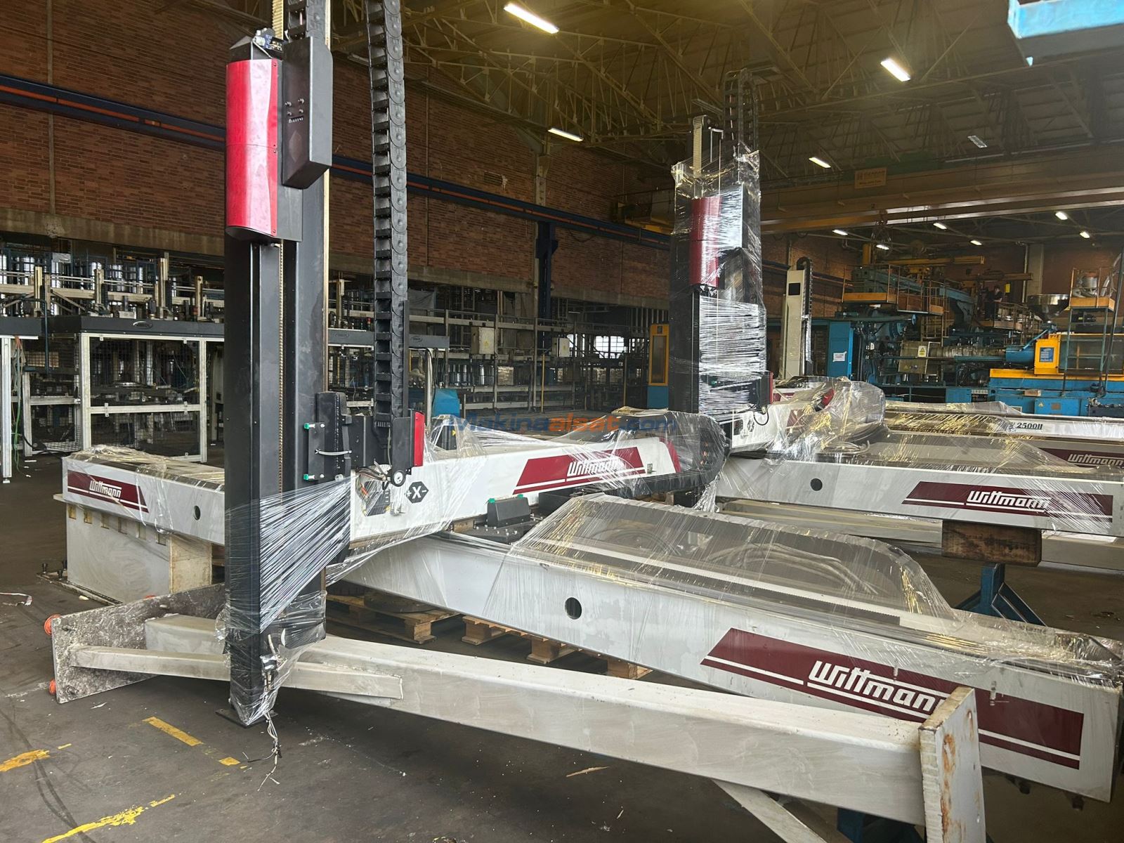 WİTTMANN 2018 MODEL PLASTİK ENJEKSİYON PARÇA ALMA ROBOTU