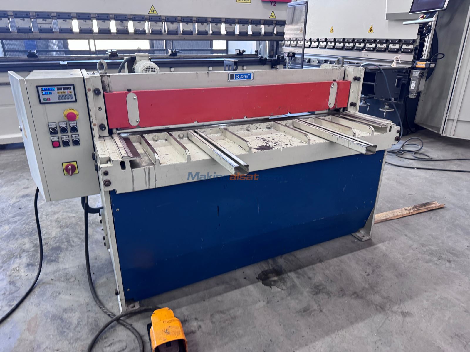 1350X3 MM REDÜKTÖRLÜ GİYOTİN