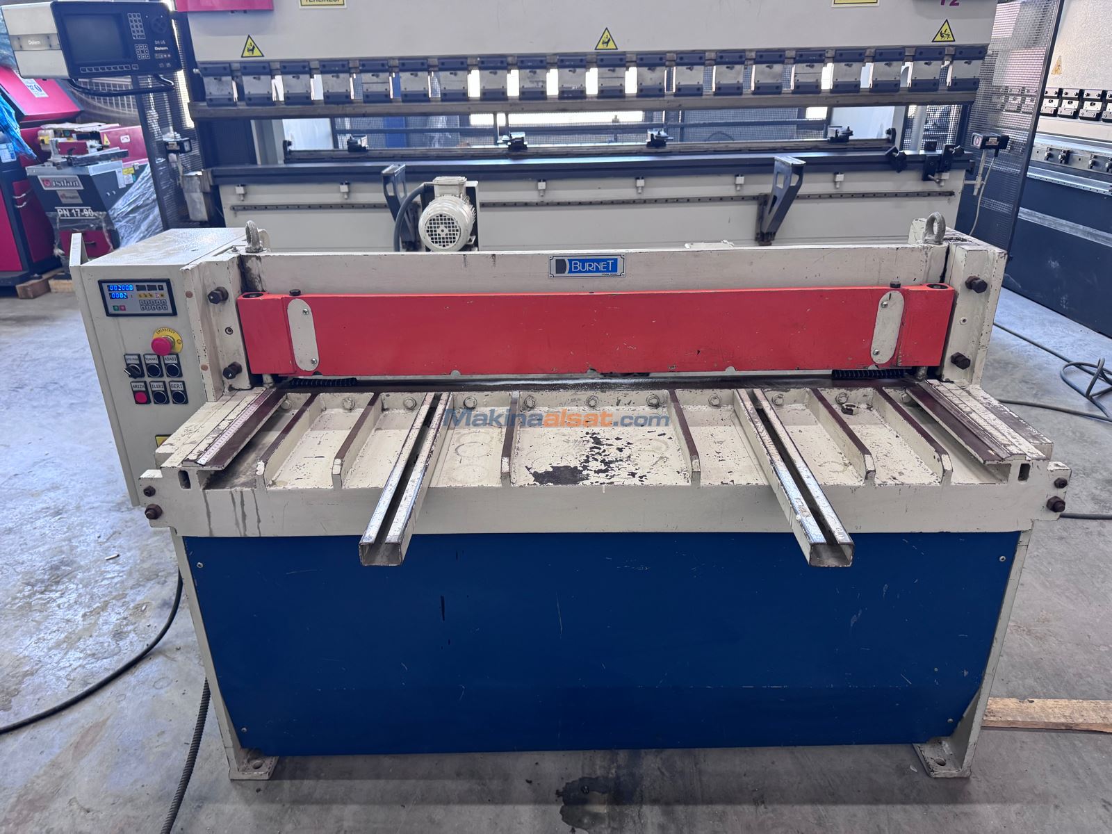 1350X3 MM REDÜKTÖRLÜ GİYOTİN