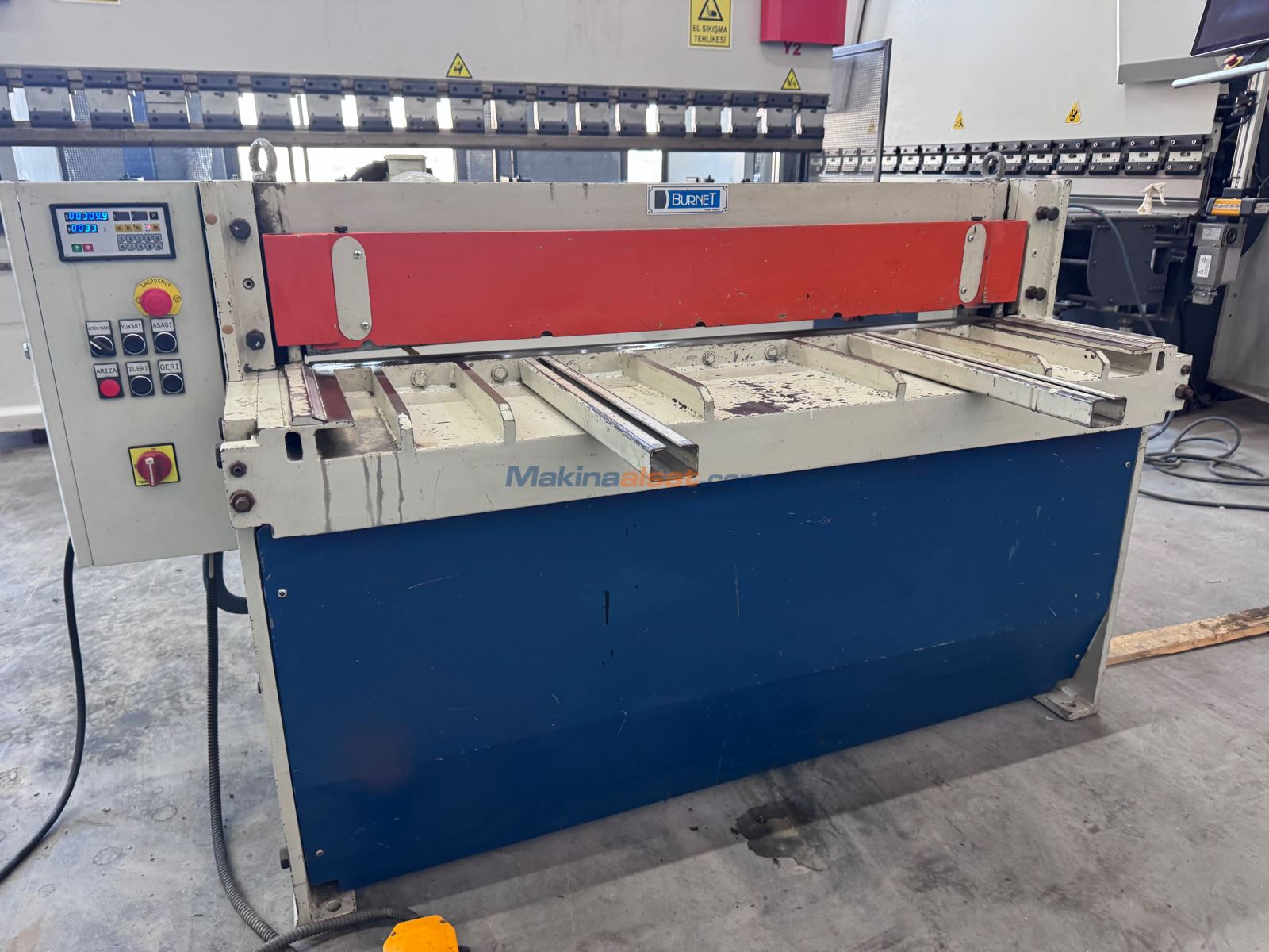1350X3 MM REDÜKTÖRLÜ GİYOTİN