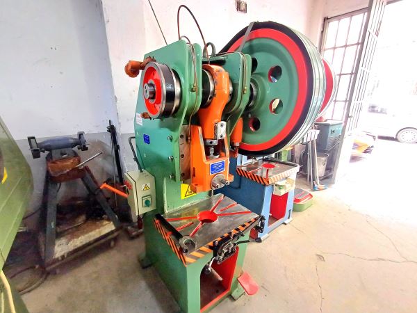 35 TON YÜCE MAKİNA EKSANTRİK PRES