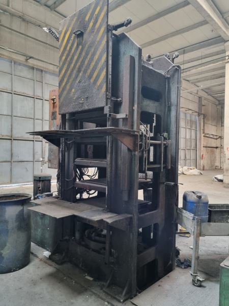 600 Ton Özkoç Sıcak Pres