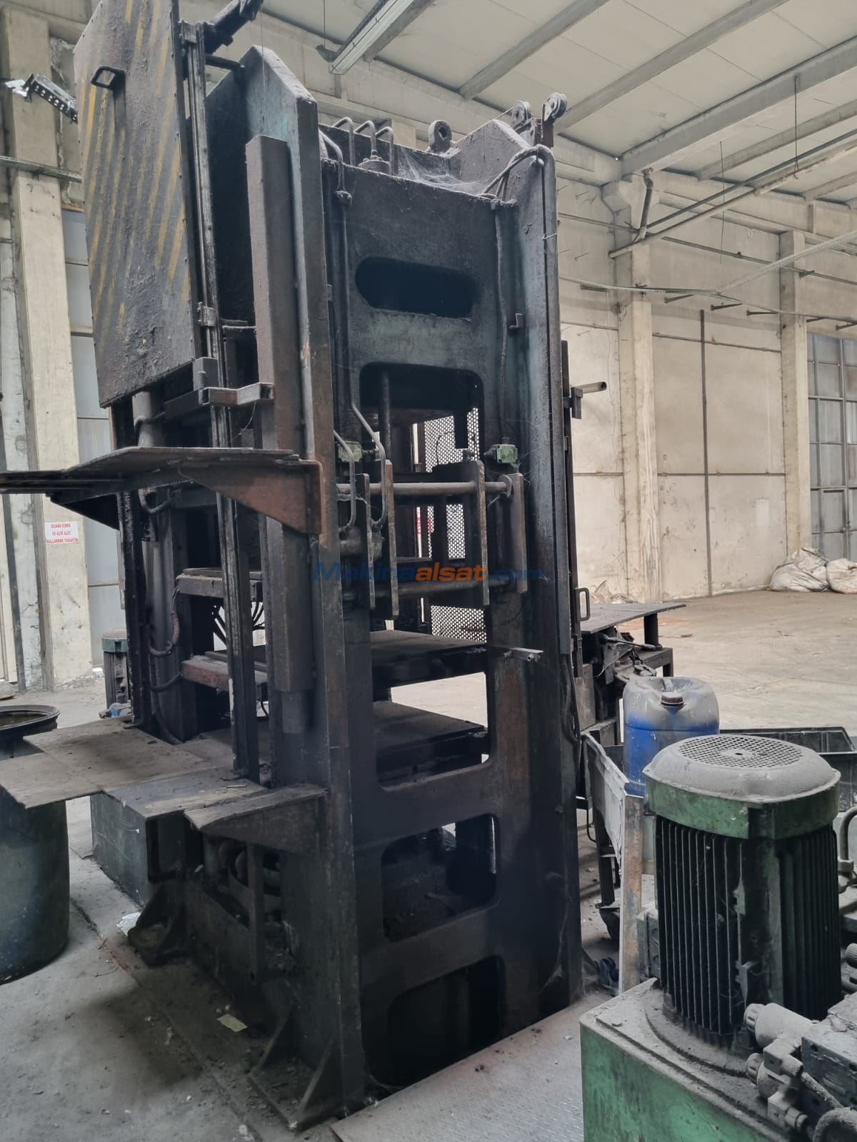 600 Ton Özkoç Sıcak Pres