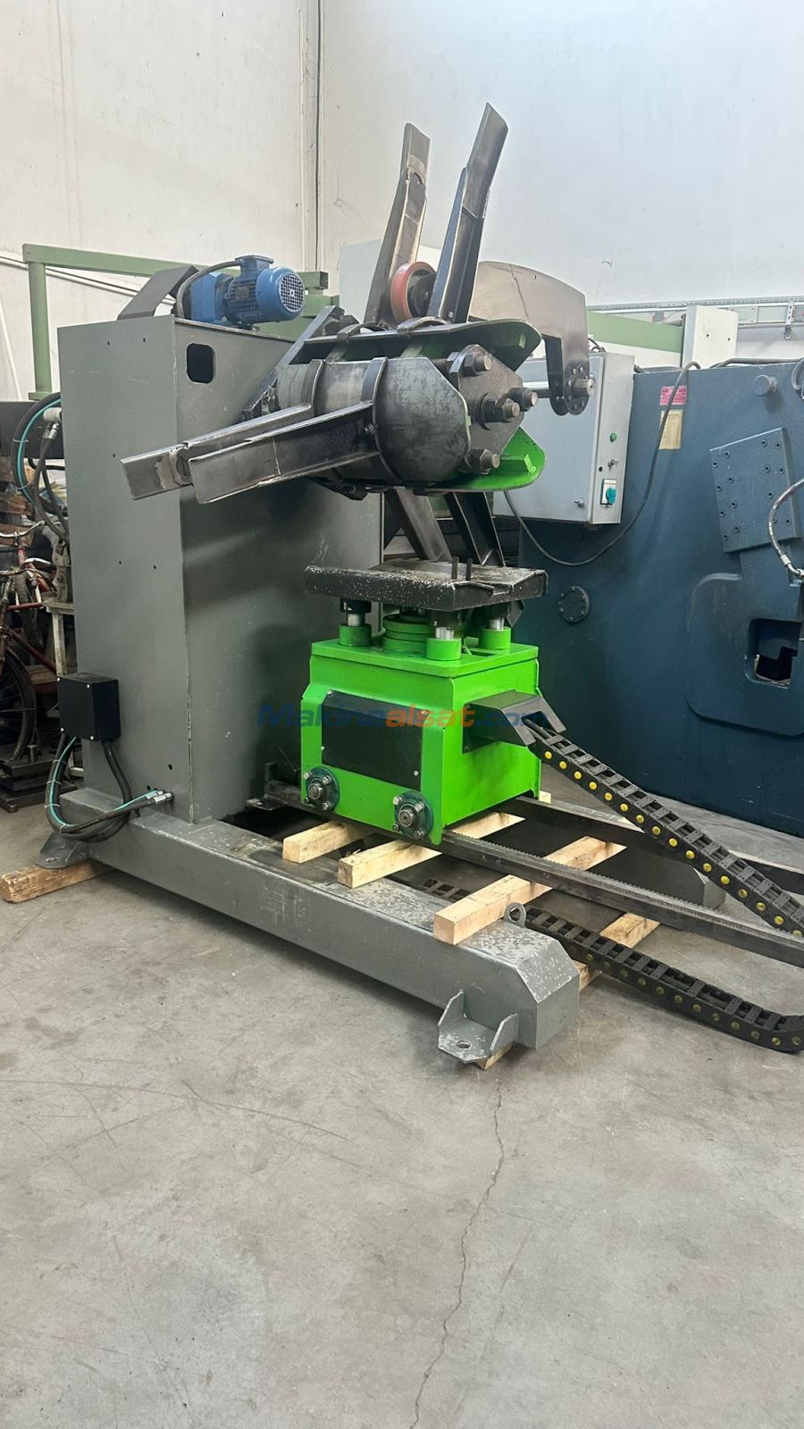 AGMLİNE MARKA 300 MM SAC GENIŞLİK 1 - 6 MM RULO SAC AÇMA VE SÜRÜCÜ