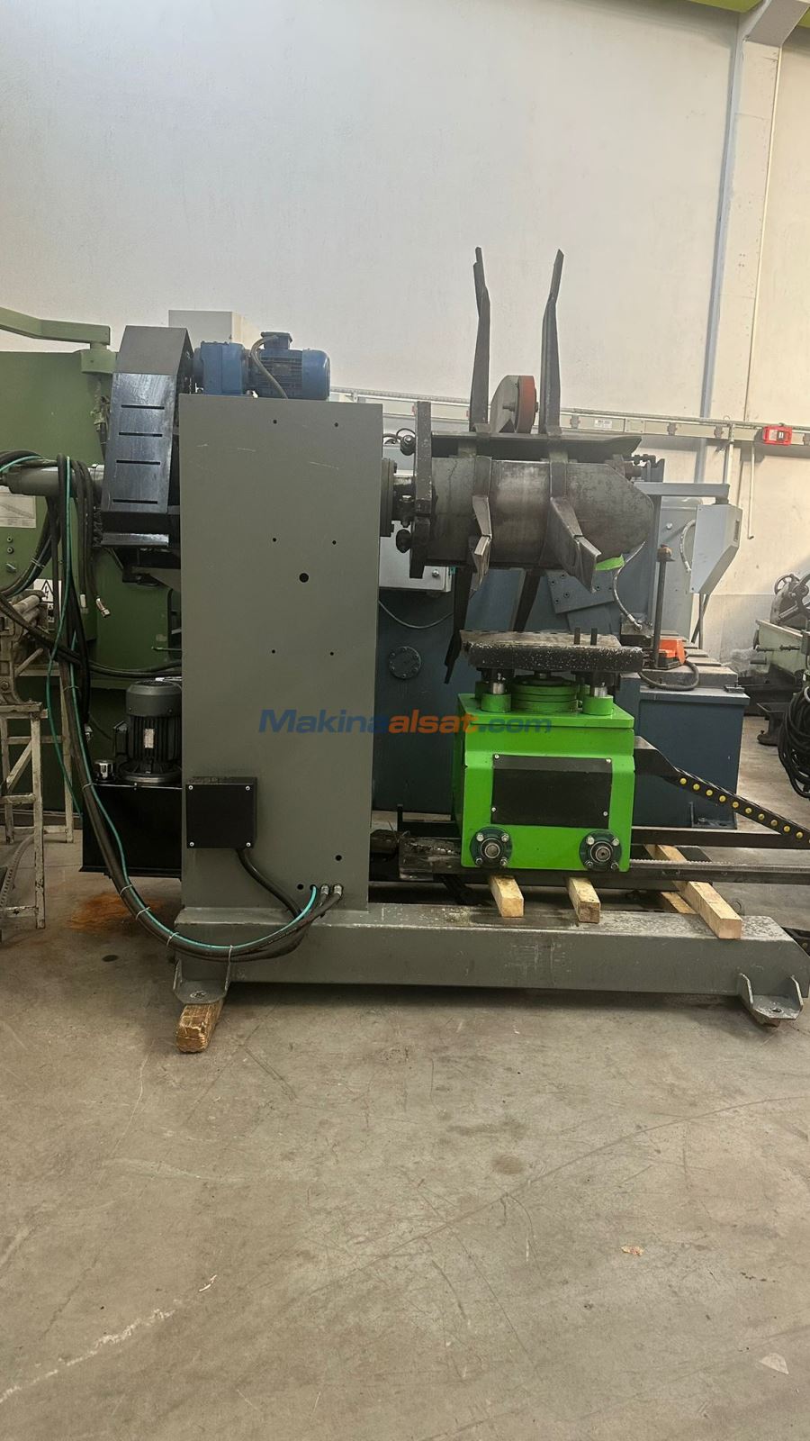 AGMLİNE MARKA 300 MM SAC GENIŞLİK 1 - 6 MM RULO SAC AÇMA VE SÜRÜCÜ