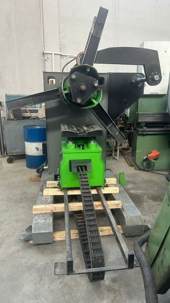 AGMLİNE MARKA 300 MM SAC GENIŞLİK 1 - 6 MM RULO SAC AÇMA VE SÜRÜCÜ