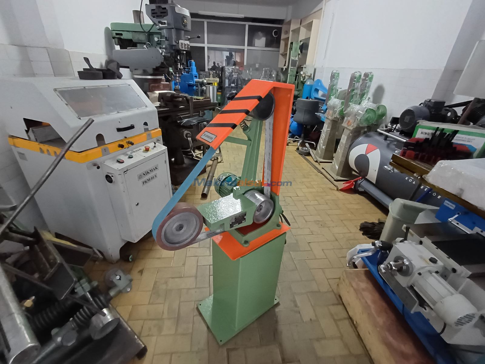 CAN MAKİNA ÜÇGEN ŞERİT BANT ZIMPARA