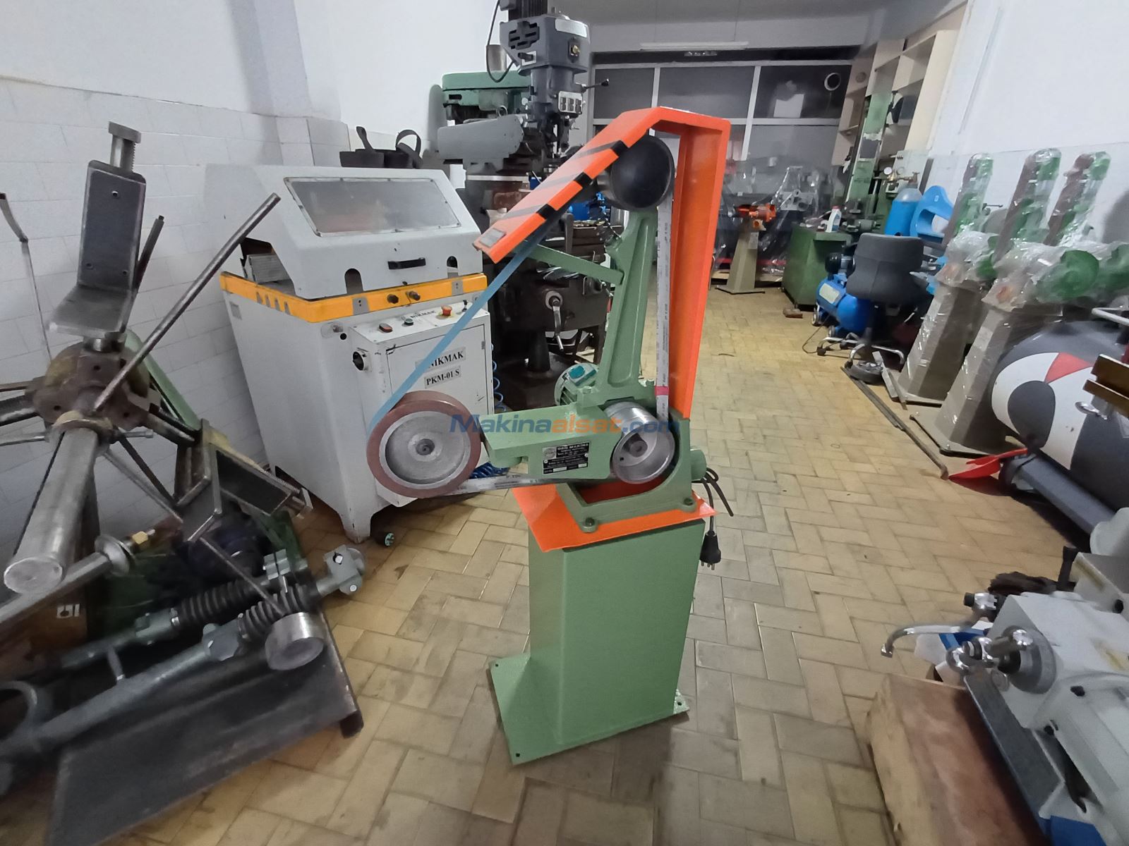 CAN MAKİNA ÜÇGEN ŞERİT BANT ZIMPARA