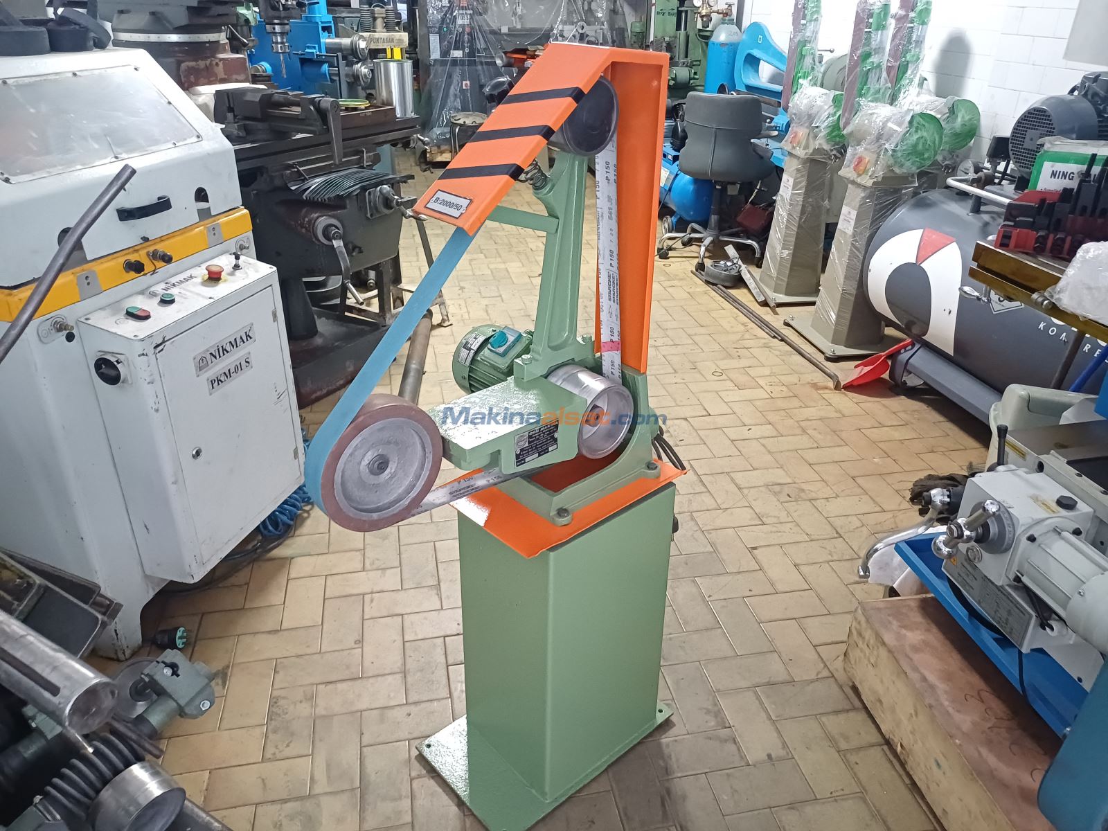 CAN MAKİNA ÜÇGEN ŞERİT BANT ZIMPARA