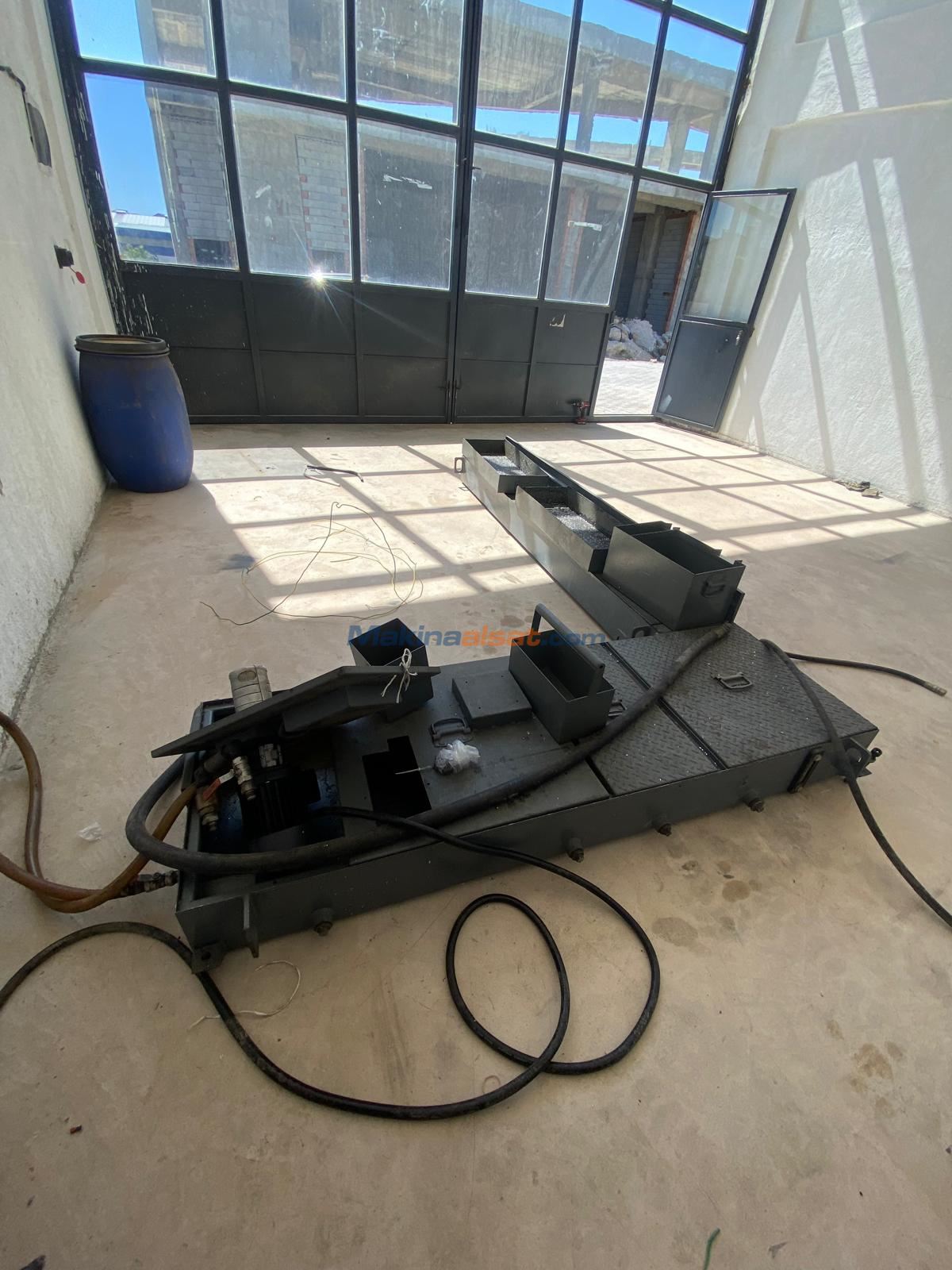 Hartford F1 Lg-800 4 Eksen Divizorlu CNC Dik İşleme Merkezi