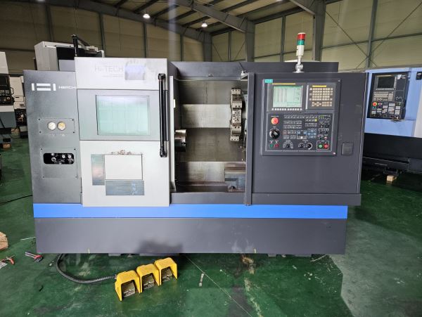 HWACHEON HI TECH 200A CNC Torna
