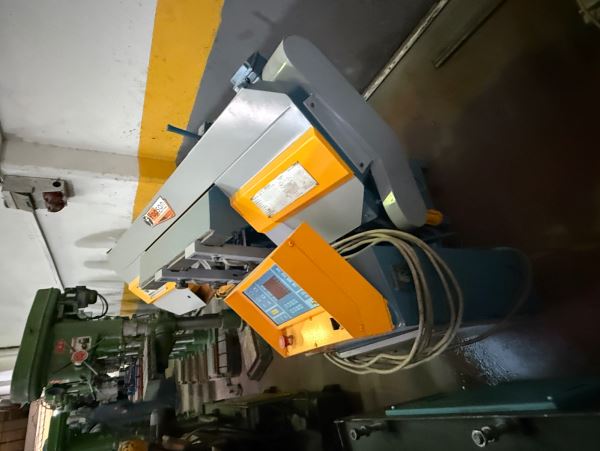 Kesmak 280 lik PLC Şerit Testere