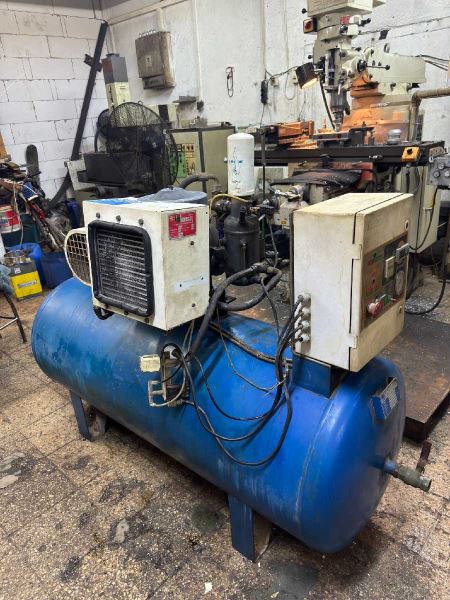 Komsan Vidalı Kompresör