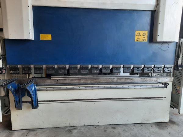 MVD 3 METRE 135 TON 4 EKSEN CNC ABKANT PRES