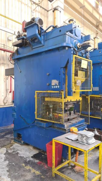 İtalyan Malı– 200 Ton & 180 Ton  Eksantrik Presler