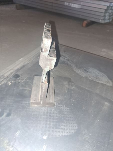 V8 Alt Kalıp Balta Üst Bıçak