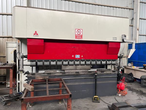 3-METRE 220-TON ALBER 2023 MODEL 1700 SAAT Abkant Pres