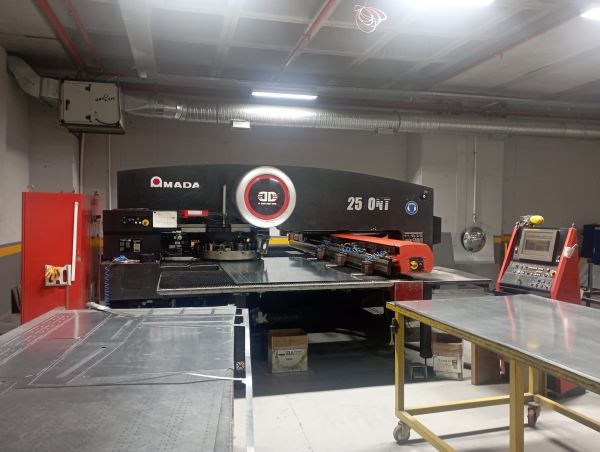 AMADA EM2510 NT CNC Punch Pres