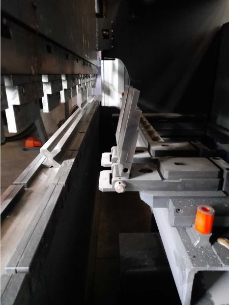 BAYKAL APHS 31200 4 EKSEN CNC ABKANT