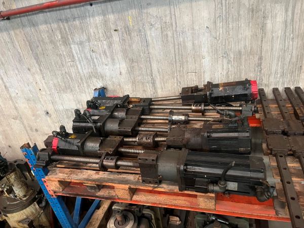 CNC SERVO MOTOR VE VİDALI MİLLER