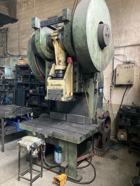 ÇORUM YAPIMI C TİPİ ÇELİK GÖVDE HAVA KAVRAMALI 175 TON EKSANTRİK PRES