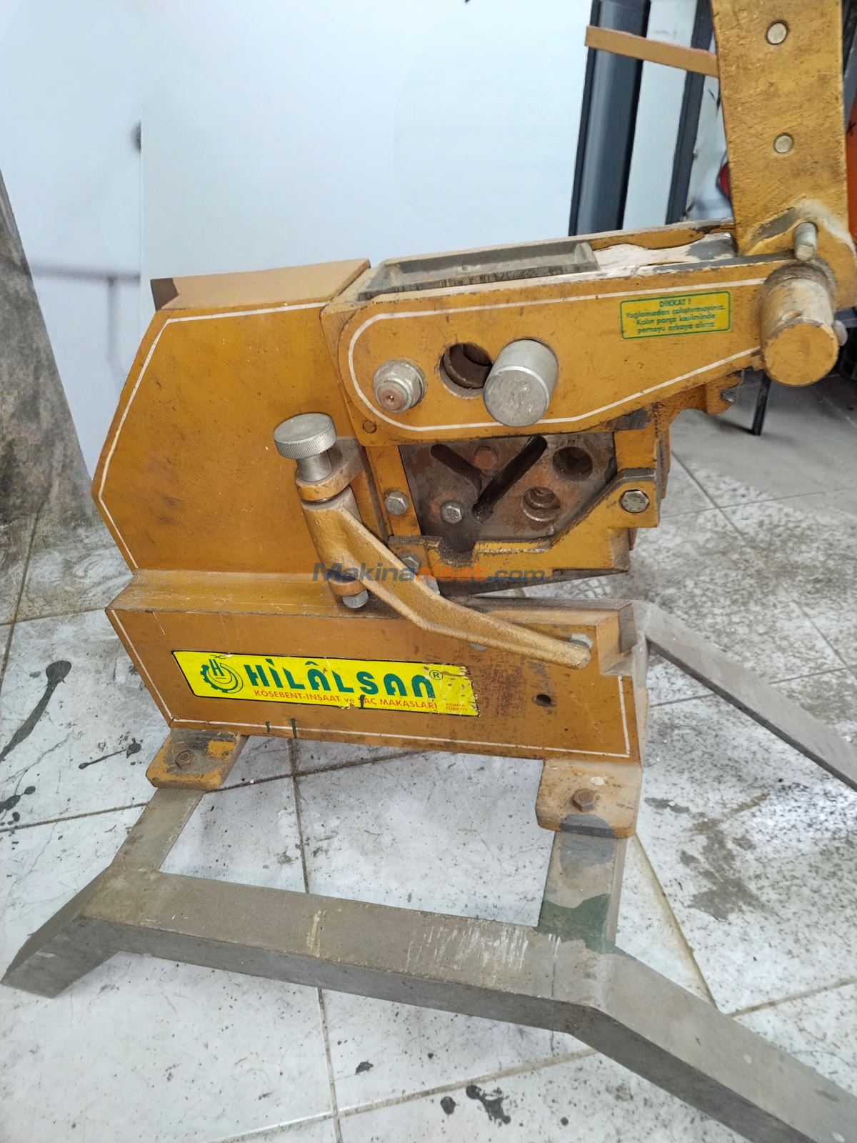 Köşebent Demir Makası