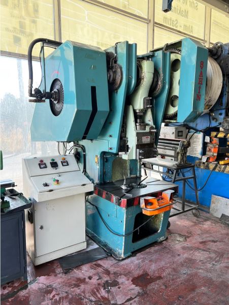 120 Ton Nevres Şahin Hava Kavramalı Pres