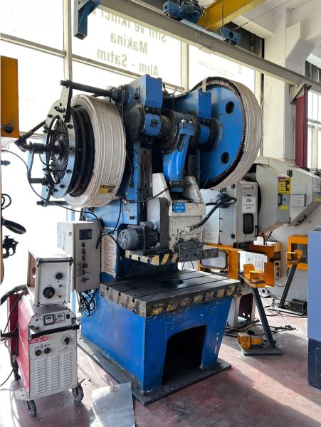 200 Ton Erel Hava Kavramalı Pres