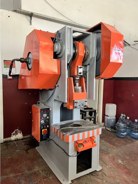 80 Ton Erkekoglu Hava Kavramalı Pres