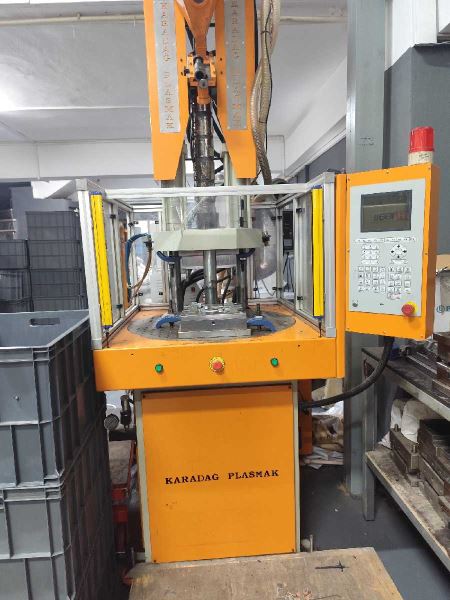 KRD 60 TON DONER TABLA DİK ENJEKSİYON