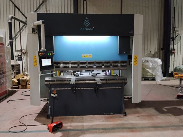 TERTEMİZ SIFIR AYARINDA 2. EL - 2 METRE 60 TON CNC ABKANT