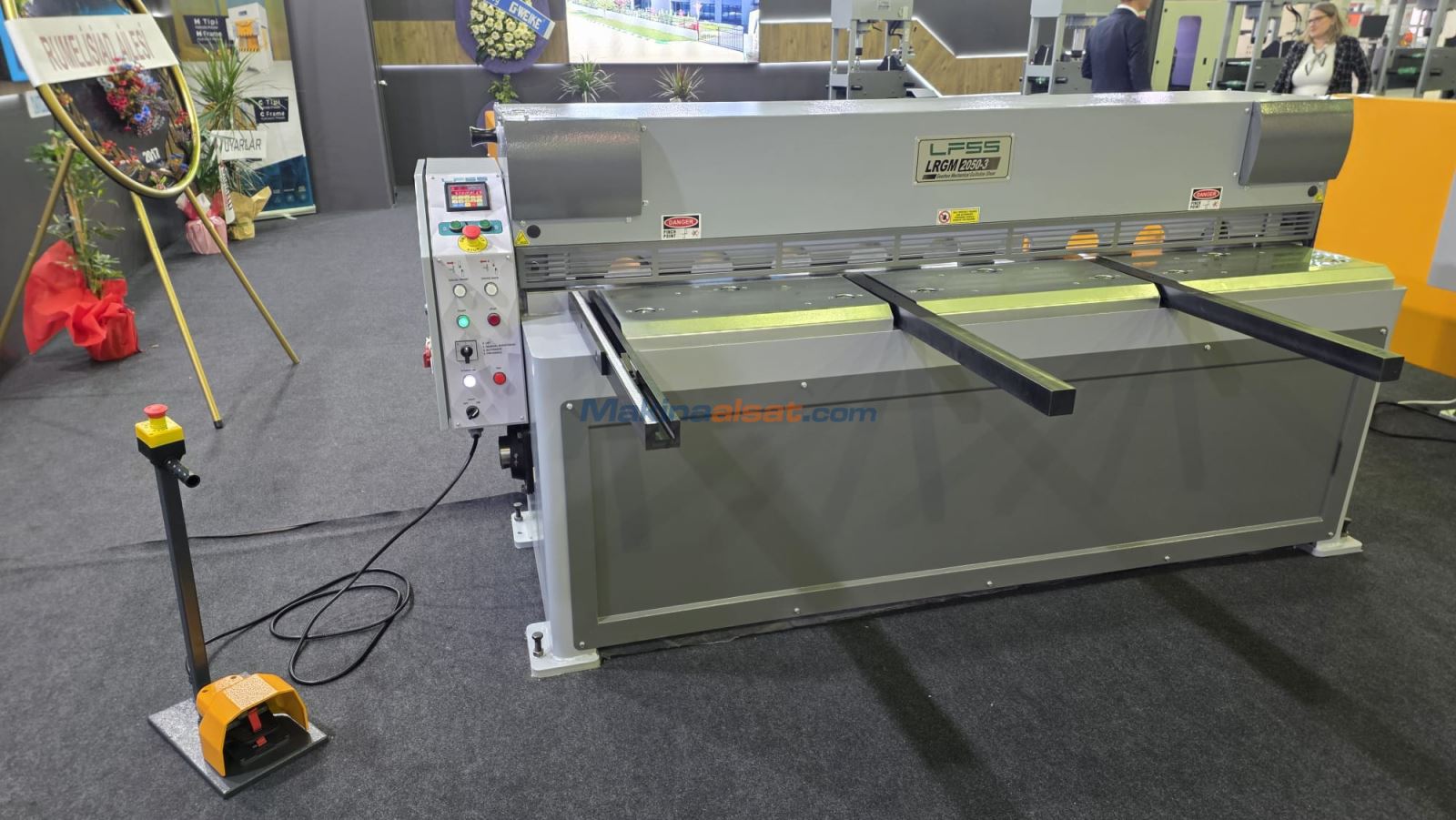 1350 - 1550 - 2050 MM X 3MM REDÜKTÖR MOTORLU GİYOTİN MAKAS