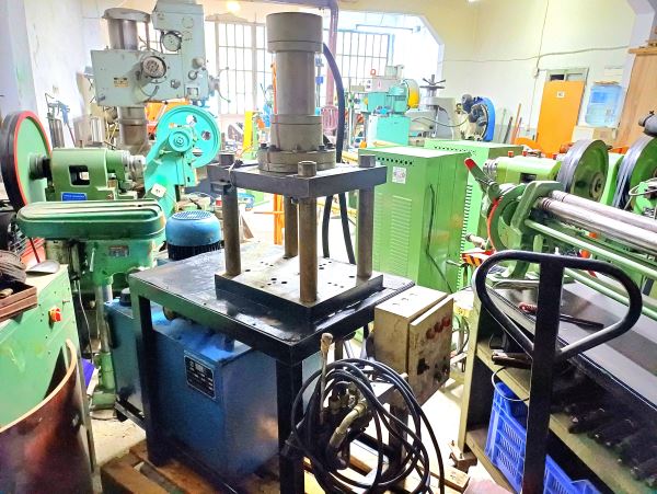 15 TON HİDROLİK PRES