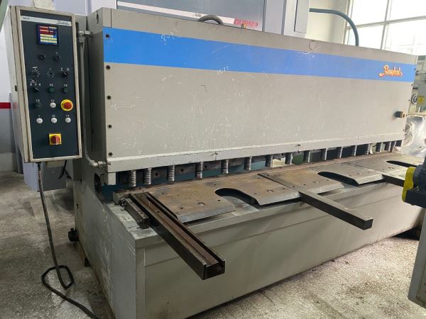 BAYKAL MGH 3000 x 10 MM HİDROLİK GİYOTİN MAKAS